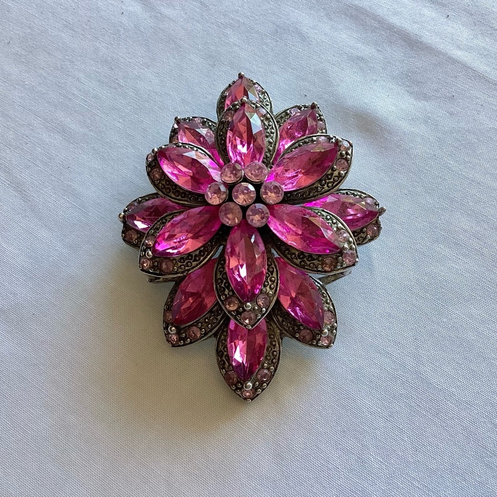 Bold Brooch Pin/Pendant Vintage
